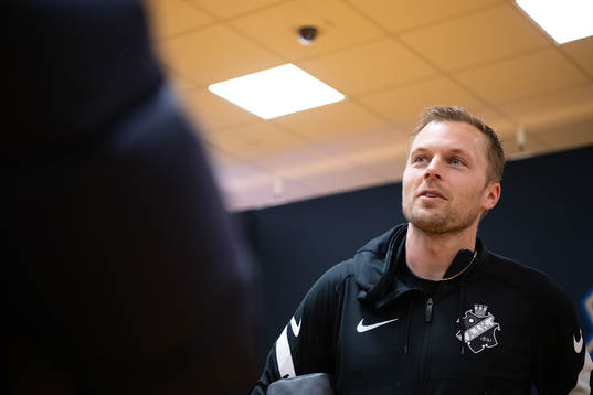 s Sebastian Larsson