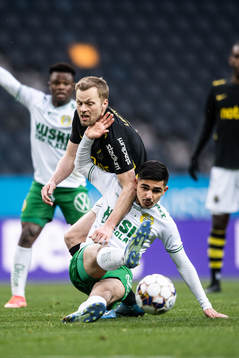 s Sebastian Larsson och Hammarbys Aimar Sher