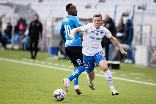 Halmstads Sadat Karim och IFK Norrköpings Viktor Agardius