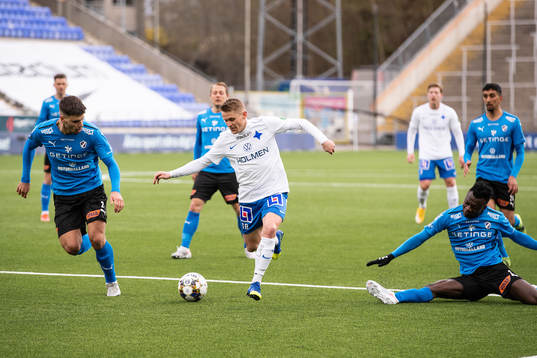 Halmstads Edvin Kurtulus och Thomas Boakye mot IFK