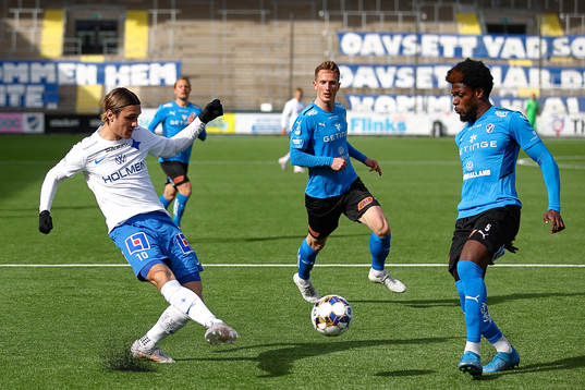 IFK Norrköpings Jonathan Levi och Halmstads Joseph Baffoe
