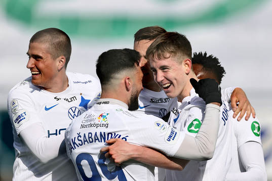 IFK Norrköpings spelare jublar