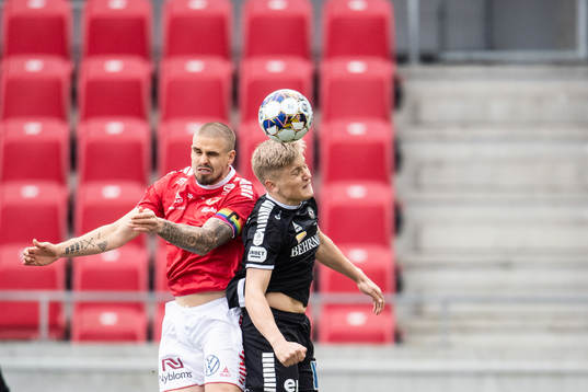 Kalmars Douglas Bergqvist och Örebros Dennis Collander