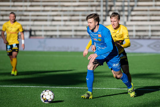 Mjällbys Joel Nilsson och Elfsborgs Jeppe Møldrup Okkels