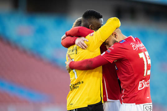 Degerfors Oliver Ekroth, målvakt Ismael Diawara och Sean