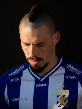 IFK Göteborgs Marek Hamsik på väg ut till andra