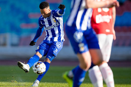 IFK Göteborgs Tobias Sana med en frispark