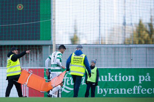 Västerås Pedro Ribeiro får hjälp av plan