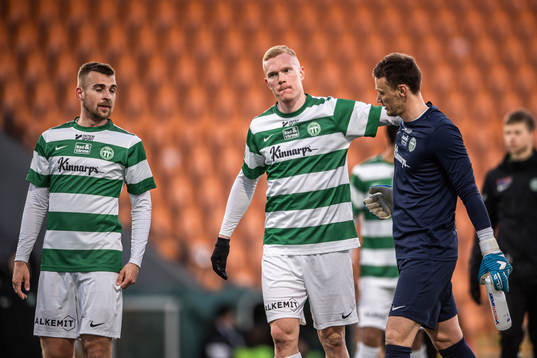 Västerås David Engström och målvakt Anton Fagerström