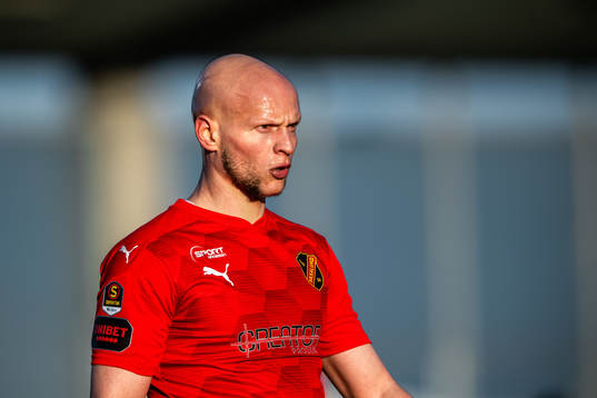 Vasalunds Zourab Tsiskaridzeunder fotbollsmatchen i