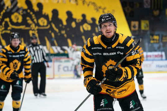 Skellefteås Niclas Burström jublar