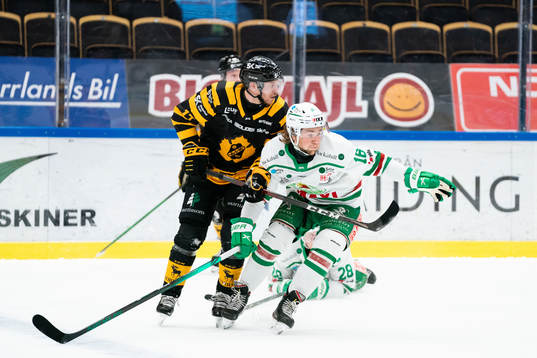 Skellefteås Pär Lindholm och Rögles Lucas Ekeståhl