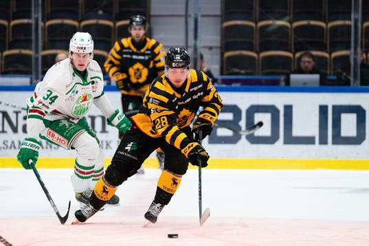 Rögles Adam Edström och Skellefteås Jesper Frödén