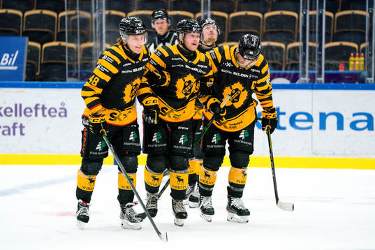 Skellefteås Jonatan Berggren och Oscar Möller (till
