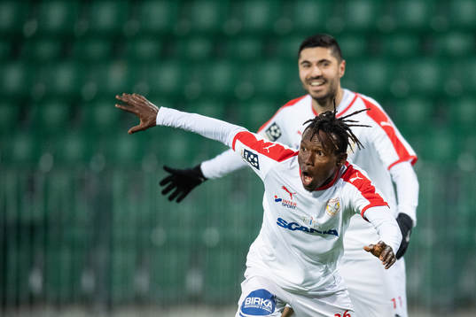 Assyriskas Moussa Corso Traore jublar
