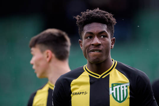 Hammarby TFFs Joe Mendesunder fotbollsmatchen i Division 1