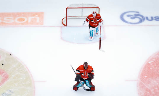Örebros målvakt Jonas Arntzen och målvakt Jhonas Enroth