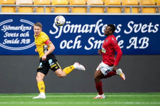Elfsborgs Gustav Broman och Falkenbergs Umar Bala Muhammed