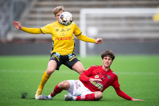 Elfsborgs Kevin Holmén och Falkenbergs Matthew Jimmy David