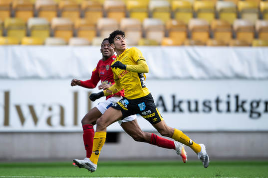 Elfsborgs Ahmed Qasem och Falkenbergs Umar Bala Muhammed