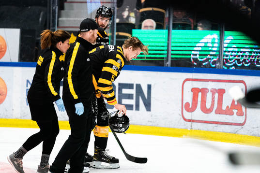 Skellefteås Philip Broberg har ont
