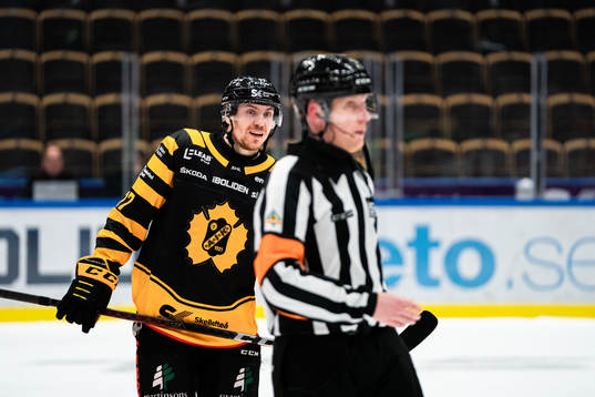 Skellefteås Pär Lindholm reagerar