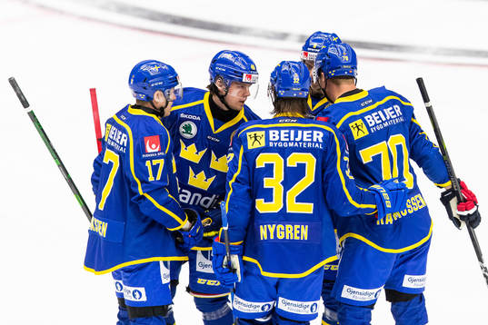 Bläddra bland fler bilder av Ishockey, Träningsmatch, Sverige - Danmark