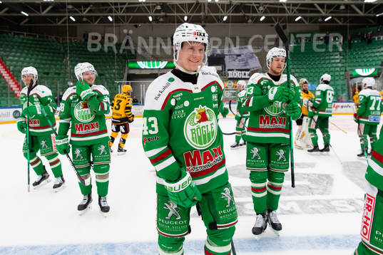 Rögles Olli Palola jublar