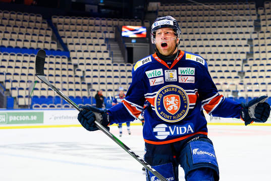 Växjös Richard Gynge jublar