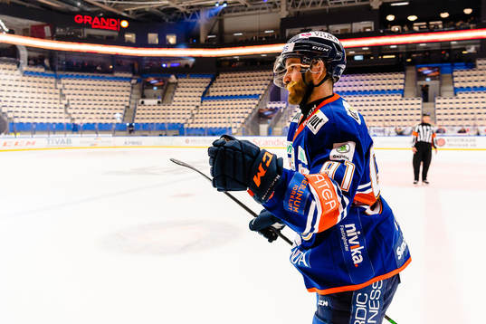 Växjös Andrew Calof jublar