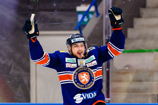 Växjös Brendan Gaunce  jublar