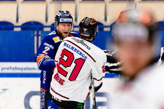 Gruff mellan Växjös Christian Folin  och Örebros Linus