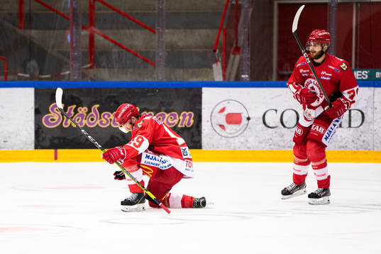 Troja/Ljungbys Simon Wester jublar