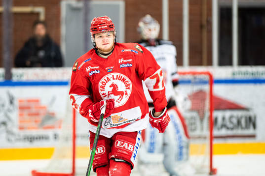 Troja/Ljungbys Jesper Emanuelsson har ont