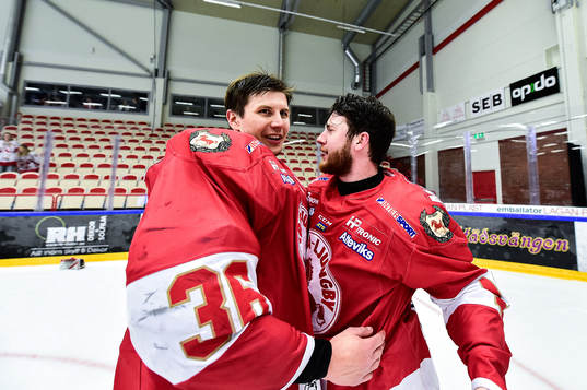 Troja/Ljungbys målvakt Wictor Ragnewall och Victor Romfors