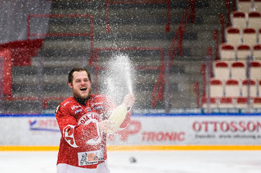 Troja/Ljungbys Daniel Karlsson Thörnros jublar