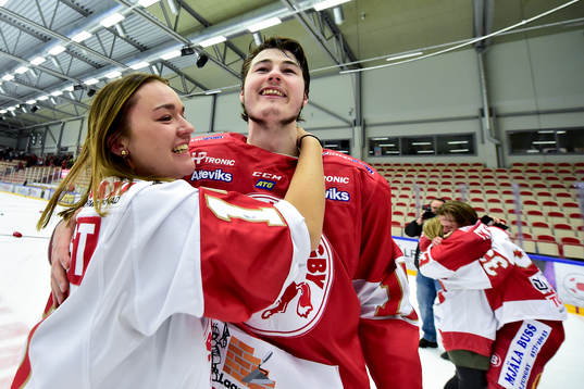 Troja/Ljungbys  Noa Lindqvist-Muci jublar