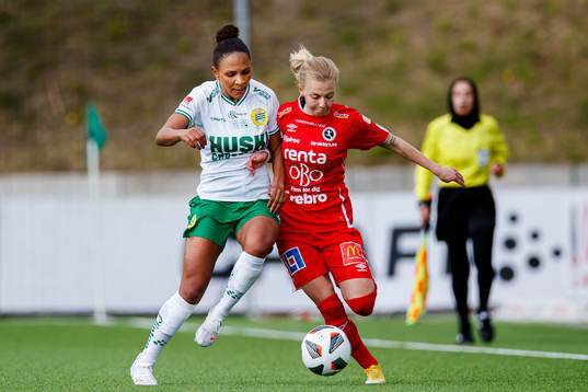 Hammarbys Madelen Janogy och Örebros Nathalie Hoff Persson