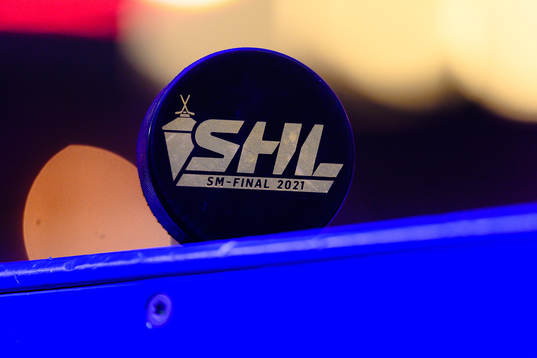 Matchpuck före final ett i SHL mellan Växjö och Rögle