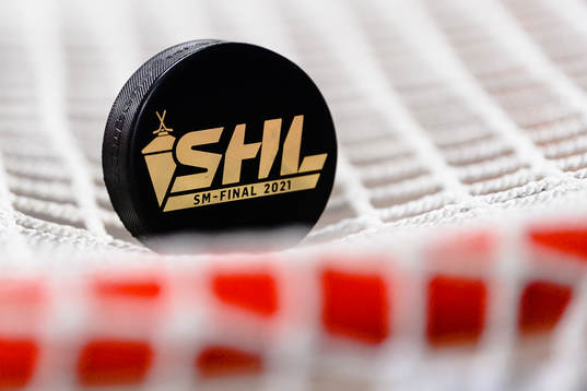 Matchpuck före final ett i SHL mellan Växjö och Rögle