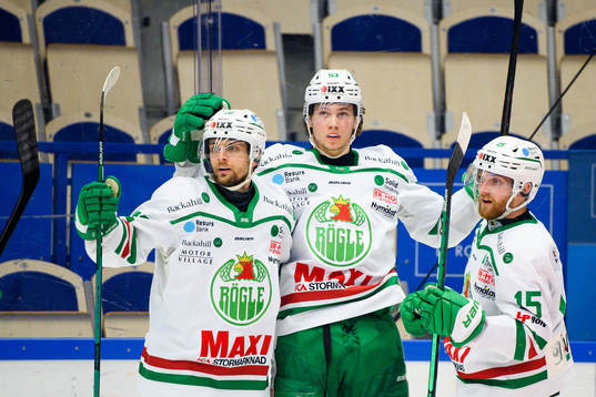 Rögles Daniel Zaar , Moritz Seider och Simon Ryfors jublar