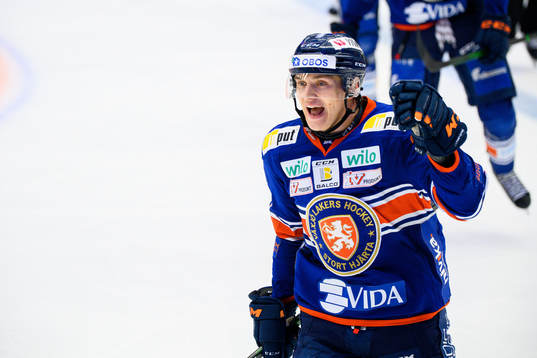 Växjös Pontus Holmberg jublar