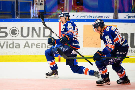 Växjös Pontus Holmberg och Marcus Sylvegård jublar
