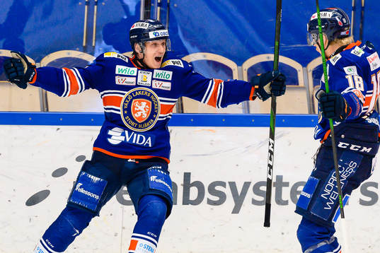 Växjös Pontus Holmberg och Marcus Sylvegård jublar