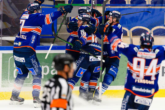 Växjös spelare jublar