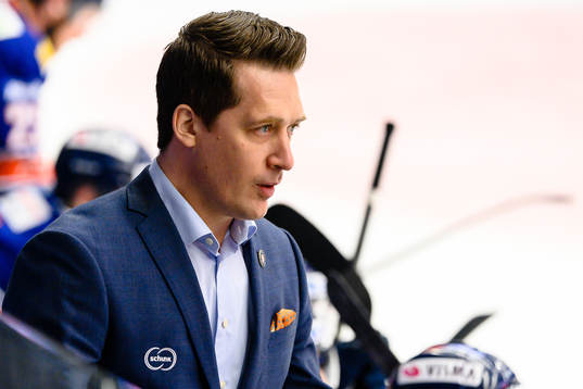 Växjös tränare Sam Hallam
