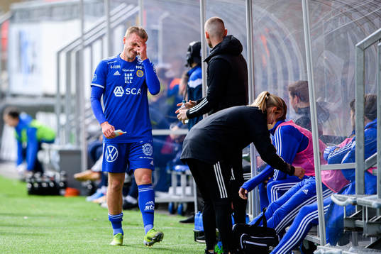 Sundsvalls Albin Ekström lämnar planen