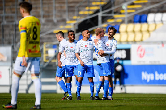 Värnamos spelare jublar