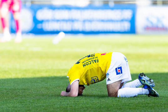 Falkenbergs Edi Sylisufaj deppar