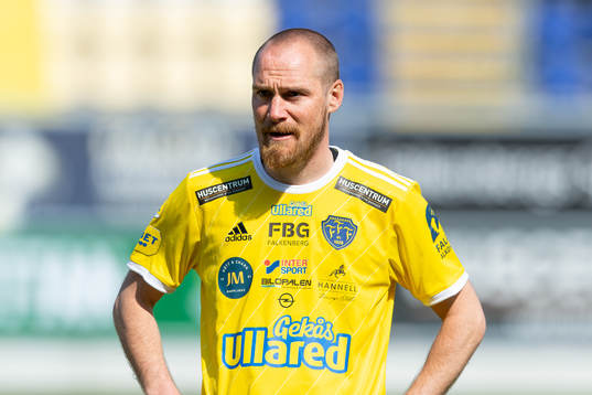 Falkenbergs Christoffer Carlsson före fotbollsmatchen i